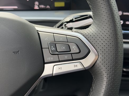 New 2026 Volkswagen Tiguan SE R-Line AWD/4WD image 34