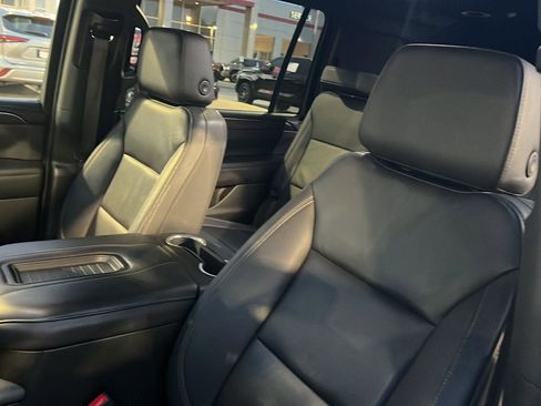 Used 2024 Chevrolet Suburban LT image 33