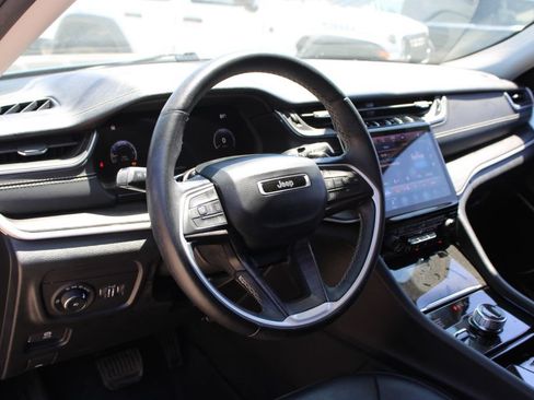 Used 2022 Jeep Grand Cherokee L Limited AWD/4WD image 30