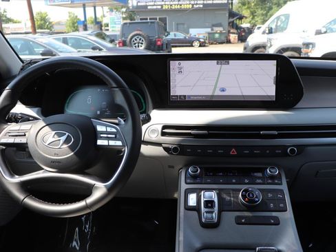 Used 2025 Hyundai Palisade SEL AWD/4WD image 19