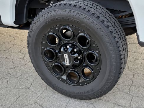 Used 2025 Ford F350 Lariat w/ Lariat Ultimate Package AWD/4WD image 17