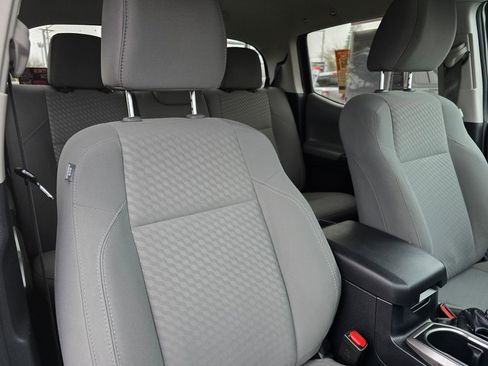 Used 2022 Toyota Tacoma SR5 image 11