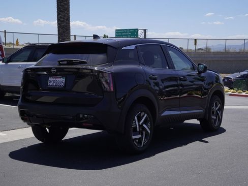 Used 2025 Nissan Kicks SV FWD image 4