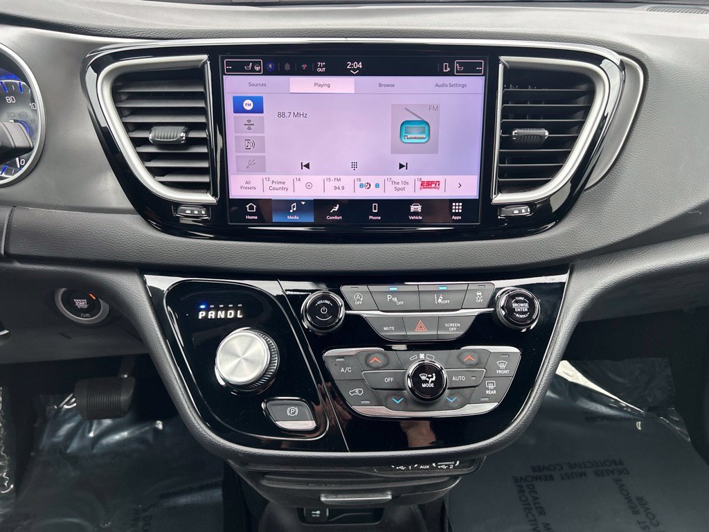 Used 2025 Chrysler Pacifica Select FWD image 26