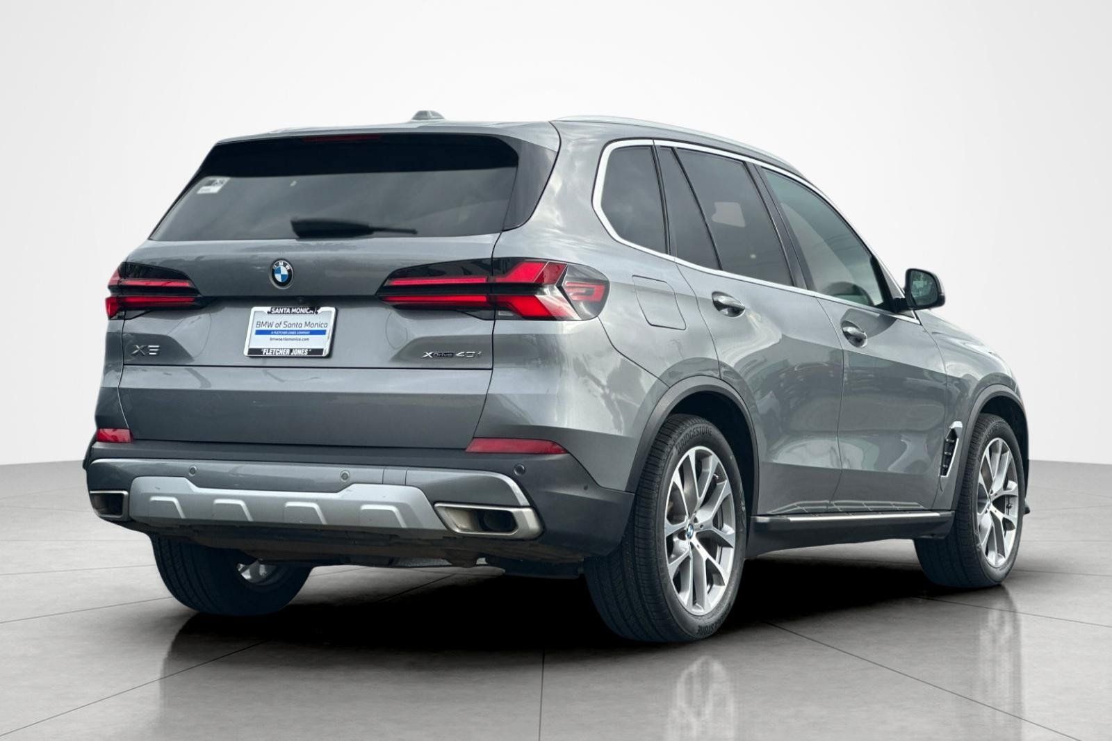 Used 2024 BMW X5 xDrive40i AWD/4WD image 5