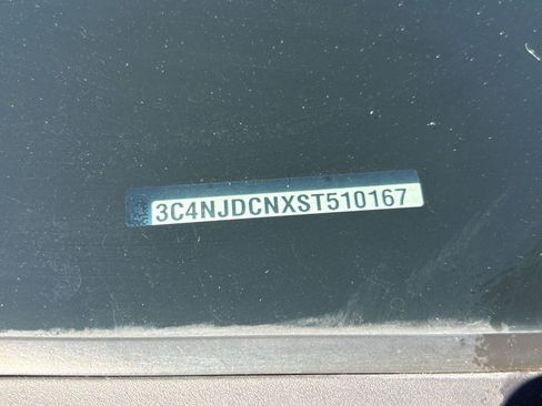 Used 2025 Jeep Compass Limited image 30