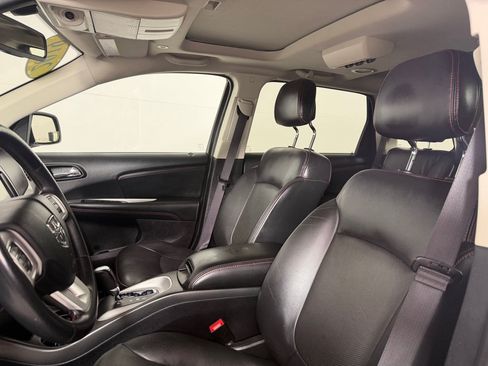 Used 2019 Dodge Journey GT w/ Nav & Sun Group FWD image 14