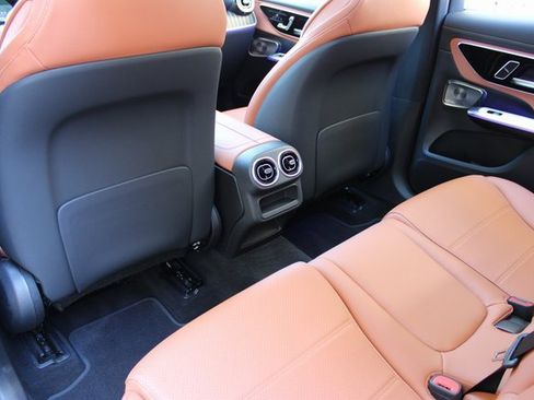 Used 2023 Mercedes-Benz GLC 300 4MATIC w/ Pinnacle Trim Package image 11