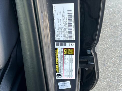 Certified 2025 Toyota Tacoma SR5 image 33