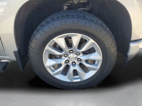 Used 2020 Chevrolet Silverado 1500 Custom w/ Custom Value Package image 31