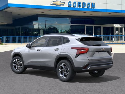 New 2026 Chevrolet Trax LT w/ Driver Confidence Package FWD image 3