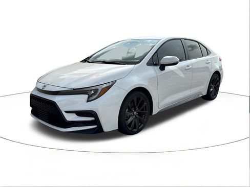 Used 2024 Toyota Corolla SE FWD image 7