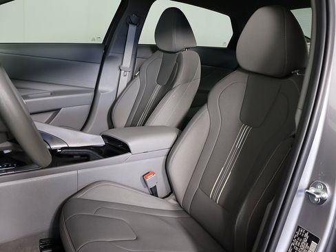 Used 2024 Hyundai Elantra SEL image 26