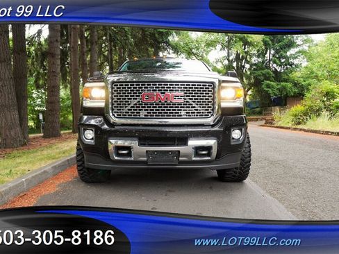 Used 2015 GMC Sierra 2500 Denali w/ Duramax Plus Package AWD/4WD image 6