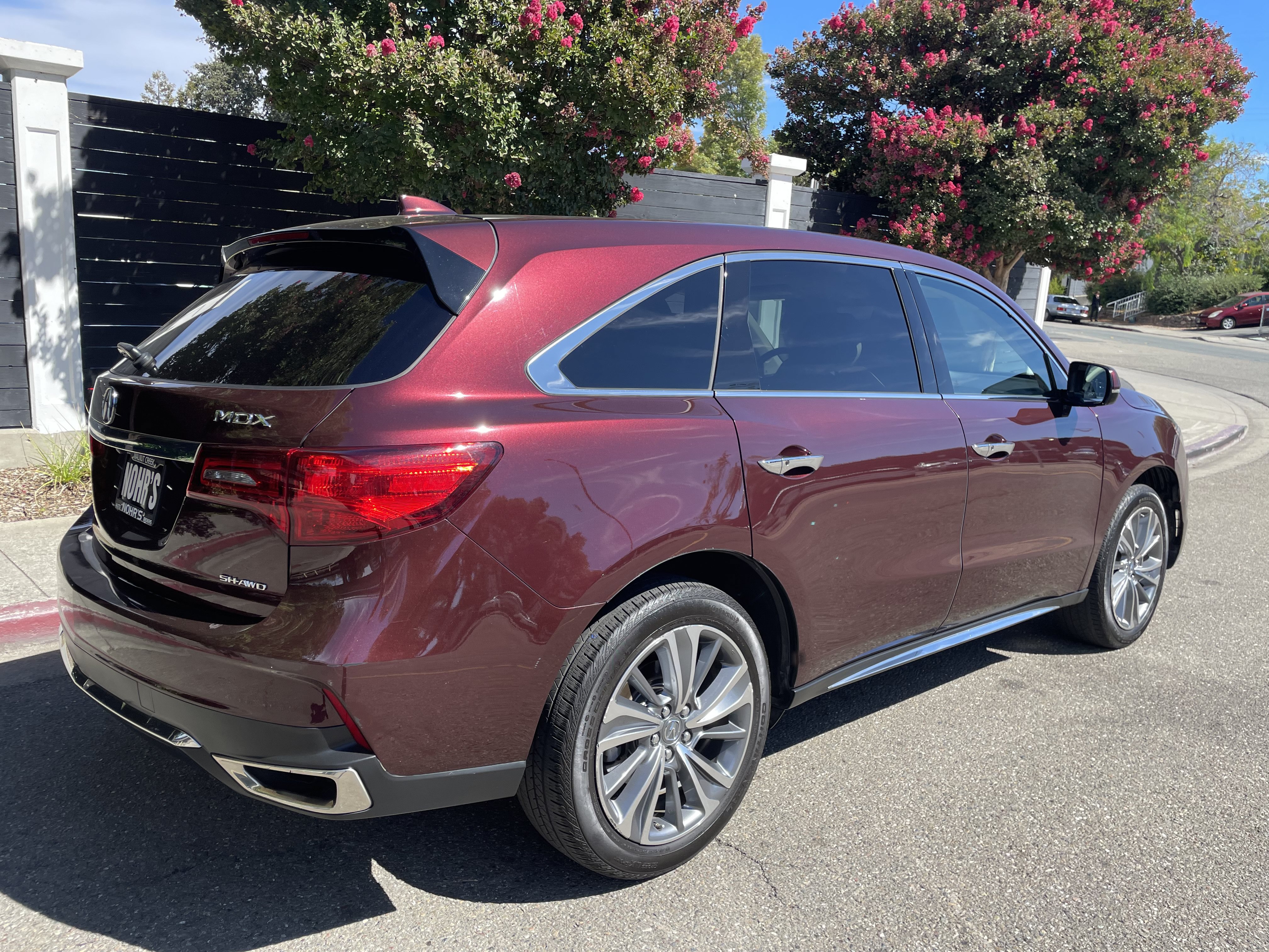 Used 2017 Acura MDX w/ Technology Package AWD/4WD image 4