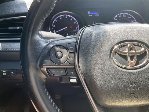 Used 2022 Toyota Camry SE FWD image 16
