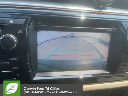 Used 2015 Toyota Corolla LE FWD image 2