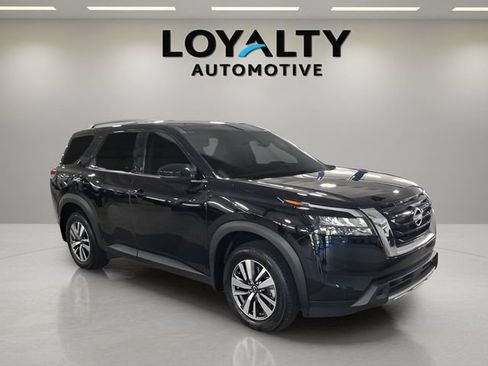Used 2025 Nissan Pathfinder SL w/ Cargo Package FWD image 7