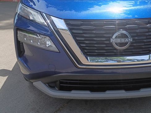 Used 2023 Nissan Rogue SV AWD/4WD image 11