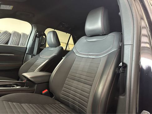 Used 2025 Ford Explorer ST-Line w/ Premium Package AWD/4WD image 22