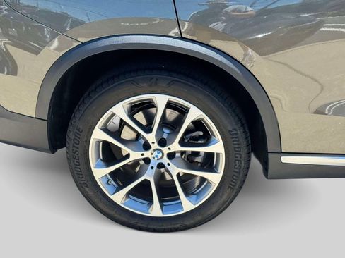 Certified 2026 BMW X5 xDrive40i w/ Parking Assistance Package AWD/4WD image 9