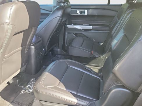 Used 2024 Ford Explorer XLT w/ Equipment Group 202A image 15