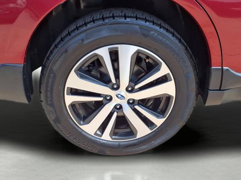 Used 2019 Subaru Outback 2.5i Limited AWD/4WD image 9