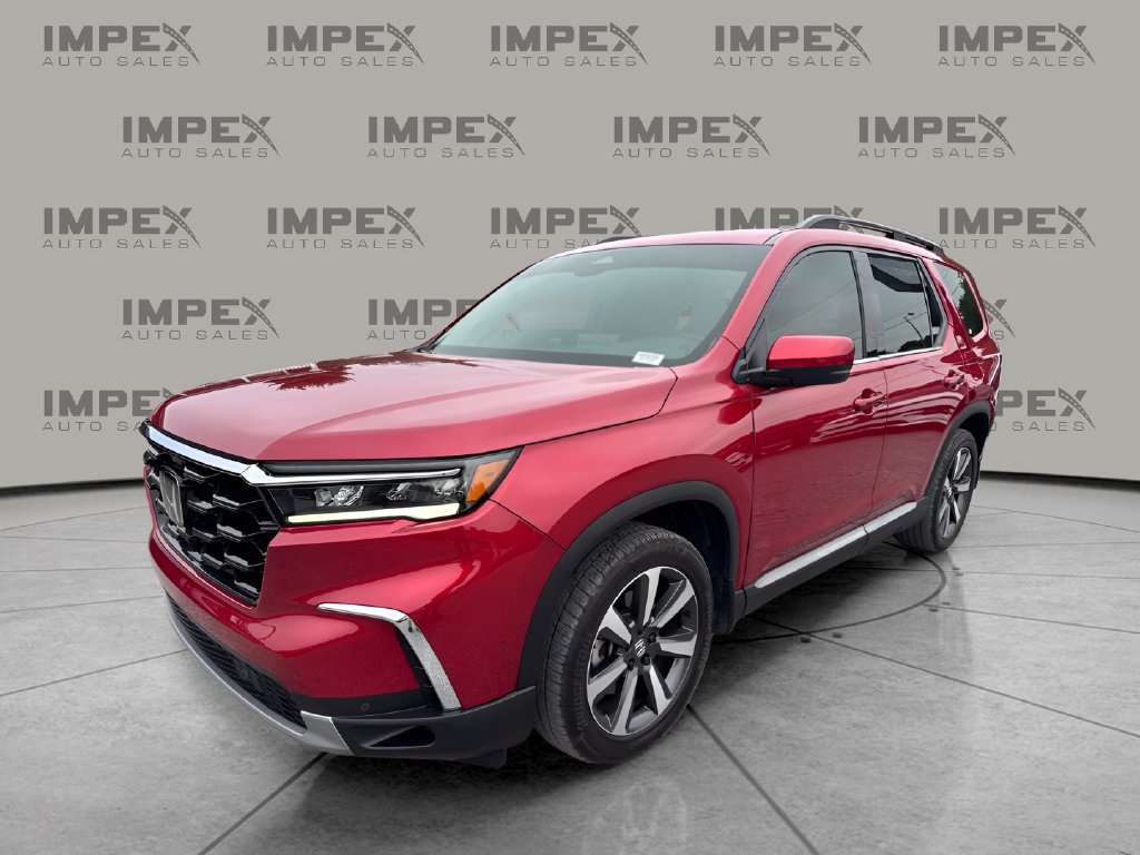 Used 2025 Honda Pilot Touring image 1