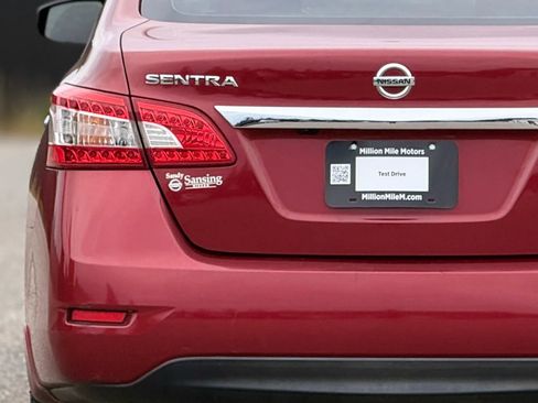 Used 2015 Nissan Sentra SV FWD image 13