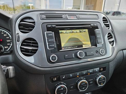 Used 2013 Volkswagen Tiguan SEL AWD/4WD image 26