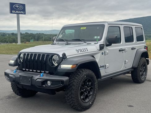 Used 2023 Jeep Wrangler Unlimited w/ Sun & Screen Package AWD/4WD image 8