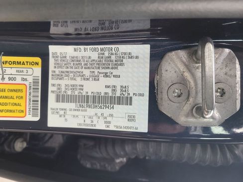 Used 2017 Lincoln Continental Reserve w/ Luxury Package image 44