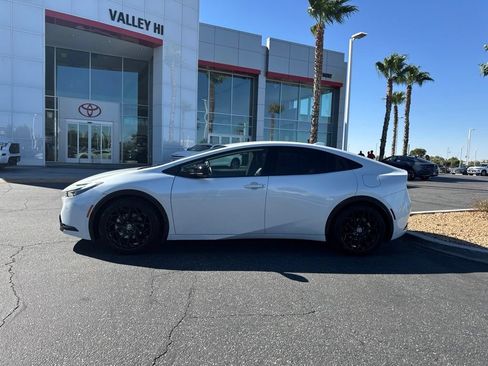 Used 2023 Toyota Prius Prime FWD image 2