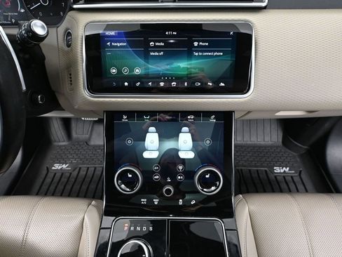 Used 2020 Land Rover Range Rover Velar R-Dynamic S image 36
