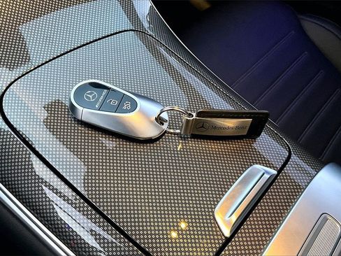 Certified 2025 Mercedes-Benz GLC 43 AMG 4MATIC image 10