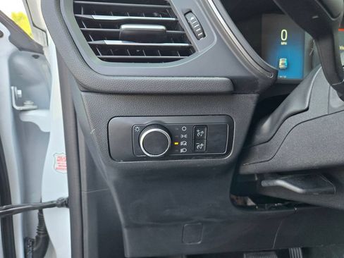 Used 2025 Ford Escape Active AWD/4WD image 16