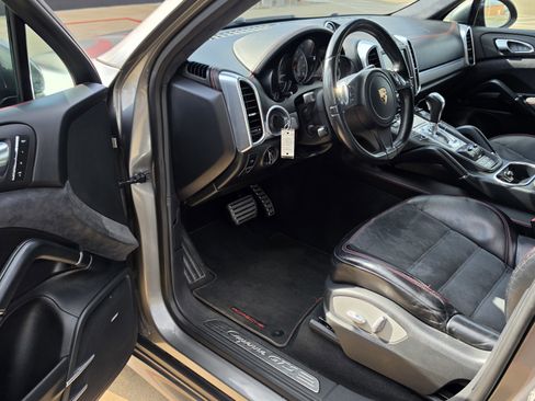 Used 2014 Porsche Cayenne GTS image 29