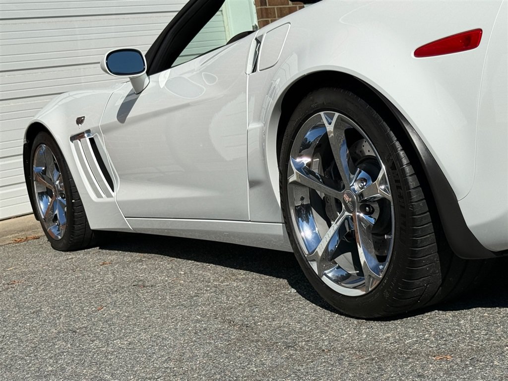 Used 2013 Chevrolet Corvette Grand Sport w/ 4LT Preferred Equipment Group RWD image 28