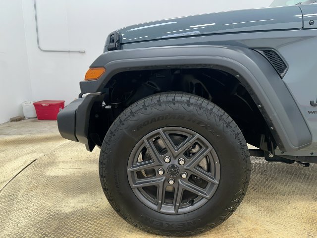 Used 2024 Jeep Wrangler Unlimited Sport AWD/4WD image 27