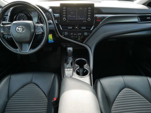 Used 2023 Toyota Camry SE FWD image 10