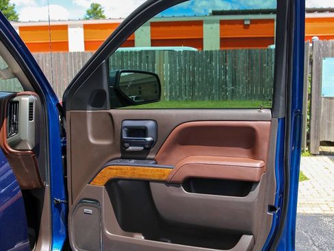 Used 2015 Chevrolet Silverado 1500 High Country w/ High Country Premium Package AWD/4WD image 15