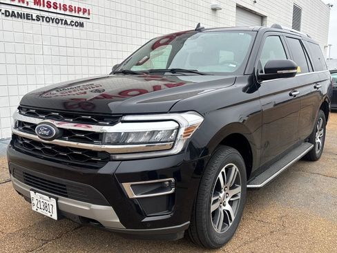 Used 2023 Ford Expedition Limited image 1