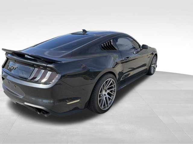 Used 2022 Ford Mustang GT RWD image 4