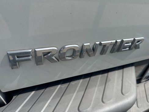 Used 2016 Nissan Frontier SV w/ SV Value Truck Package image 9