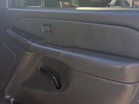 Used 2007 GMC Sierra 2500 SL w/ Heavy-Duty Power Package image 25