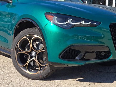 New 2025 Alfa Romeo Stelvio Sprint image 3