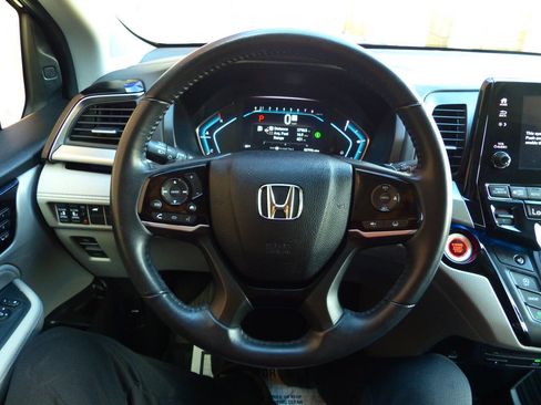 Used 2023 Honda Odyssey Touring image 25