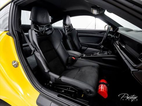 Used 2024 Porsche 911 Carrera T RWD image 34