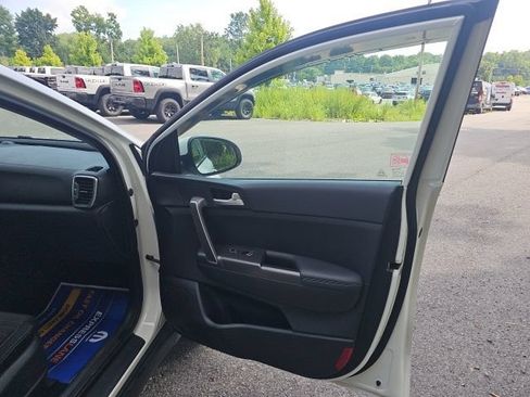 Used 2019 Kia Sportage LX w/ LX Popular Package AWD/4WD image 12
