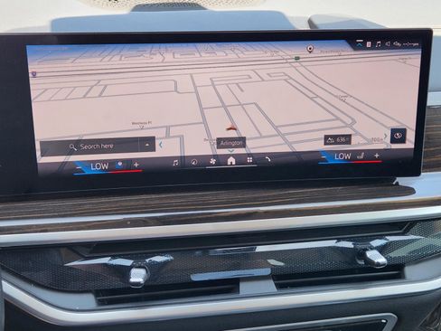 Used 2025 BMW X7 xDrive40i image 10